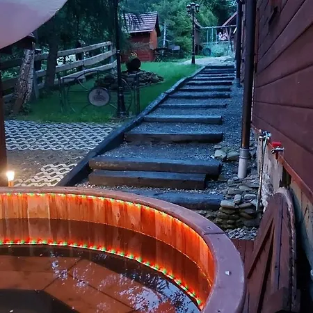 Gosciniec , Z Sauna I Jacuzzi 샬레