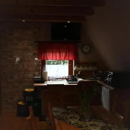 Gosciniec , Z Sauna I Jacuzzi Щирк