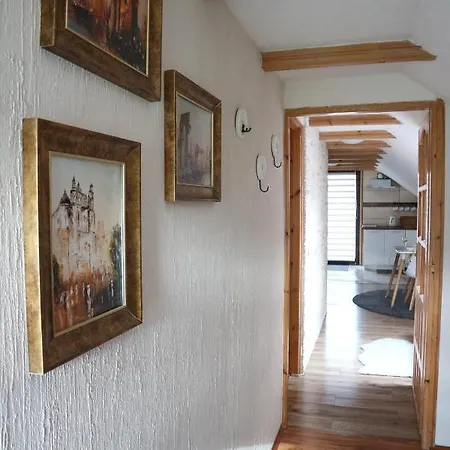 Gosciniec , Z Sauna I Jacuzzi Щирк