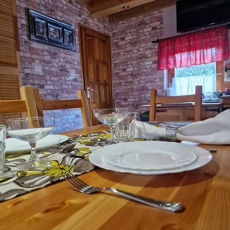 Gosciniec , Z Sauna I Jacuzzi 슈차이르크