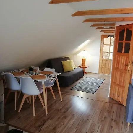 Gosciniec , Z Sauna I Jacuzzi Шале Щирк