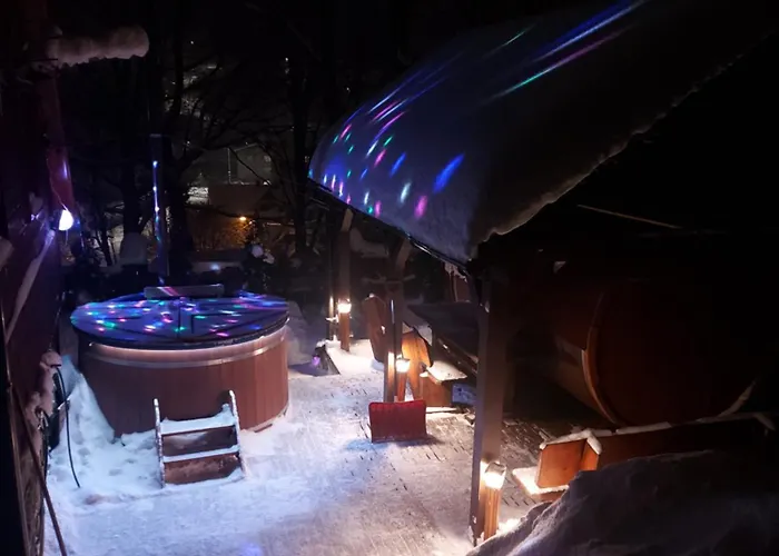 Gosciniec , Z Sauna I Jacuzzi 什切尔克