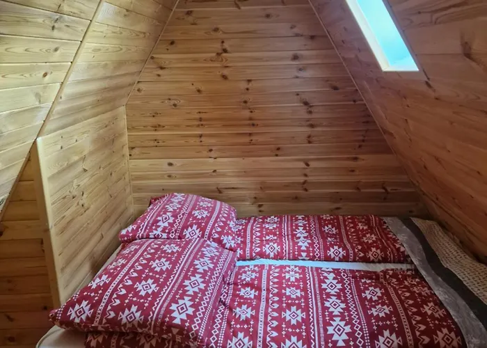 Gosciniec , Z Sauna I Jacuzzi 木屋 什切尔克