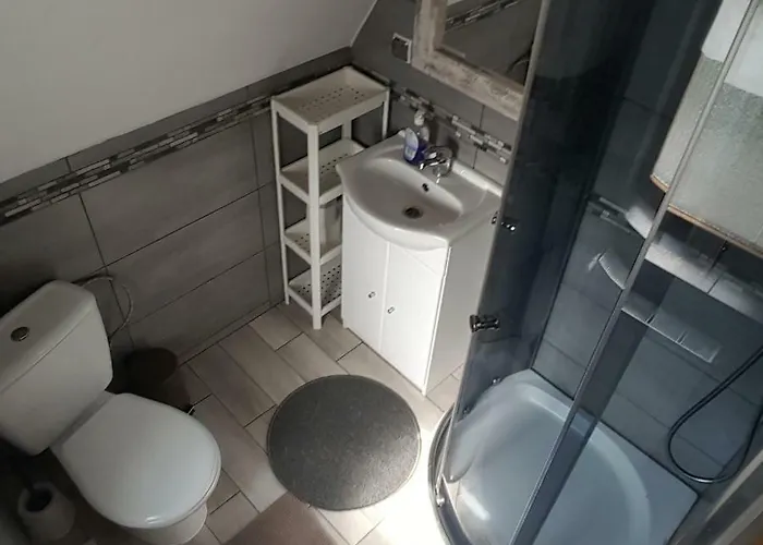 Gosciniec , Z Sauna I Jacuzzi 木屋